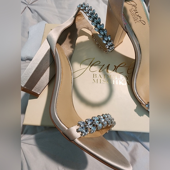 Shoes - Picture 2 of 6